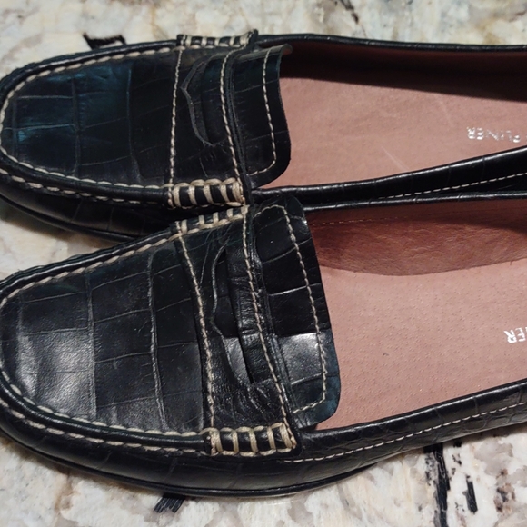 Donald J Pliner Vegga Shoes - Picture 7 of 8